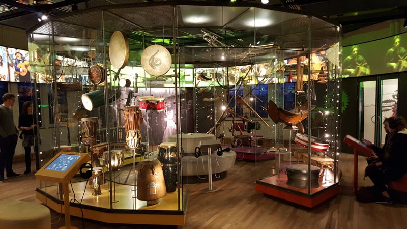 exotische Instrumente im Tropenmuseum